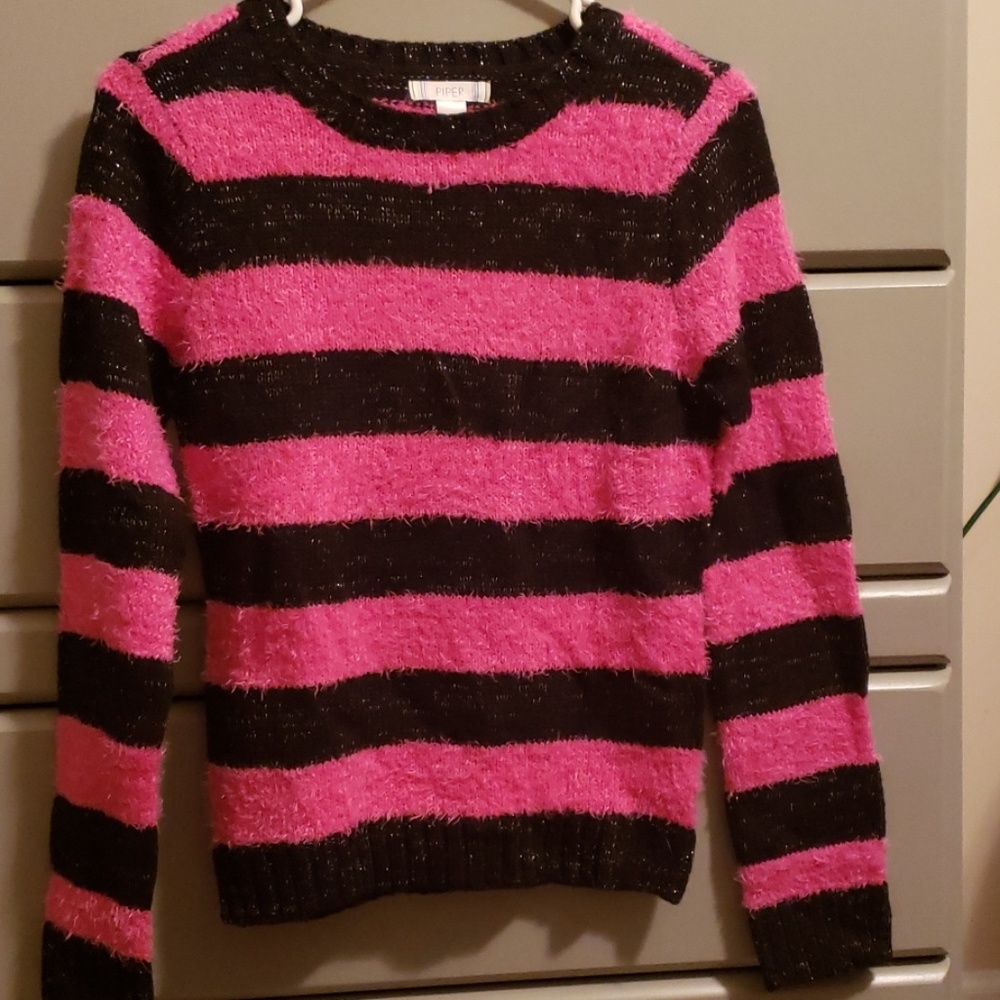 Girls fuzzy sweater XL